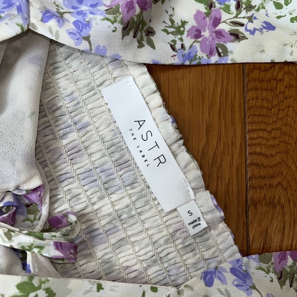 NEW ASTR the label cinched bust floral print dress size small - Picture 5 of 6